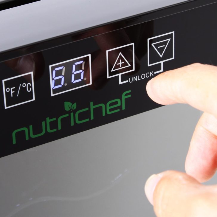 Nutrichef 18 Bottle Thermoelectric Wine Cooler touch panel
